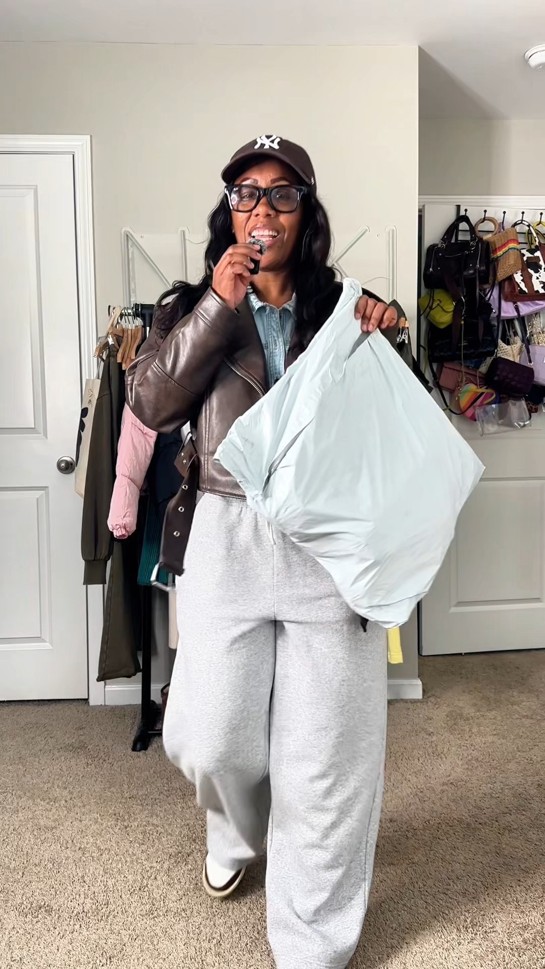 Unboxing crocs

#LTKPetite #LTKOver40 #LTKmomlife