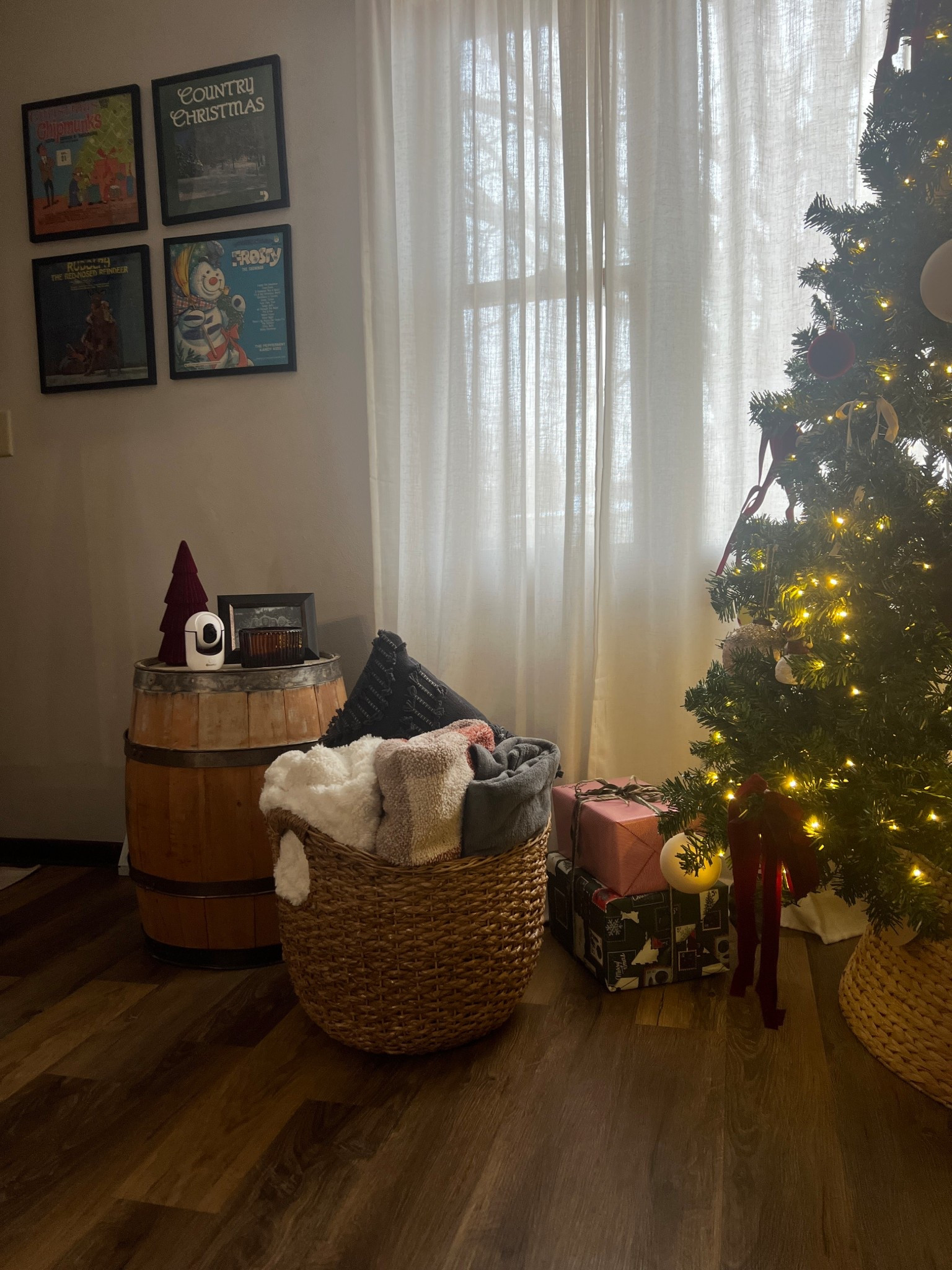 🧺 new throw blanket basket 🧺

$35 from Target (Brightroom)

*linking up everything—xmas tree, tree skirt, vinyl record frames, doggy camera, AND MORE :)))

Target finds, Target deals, Target home, Target sale, home finds, home deals, throw blankets, baskets, Target baskets, Brightroom basket, Walmart finds, Walmart deals, Christmas deals, Christmas decor, Christmas finds, Walmart Christmas, christmas tree, viral Walmart Christmas tree, tree skirt, Amazon finds, Amazon deals, Amazon home, Amazon cameras, doggy cameras, wall decor, vinyl record frames, trending on Amazon

#LTKHoliday #LTKHome #LTKSaleAlert