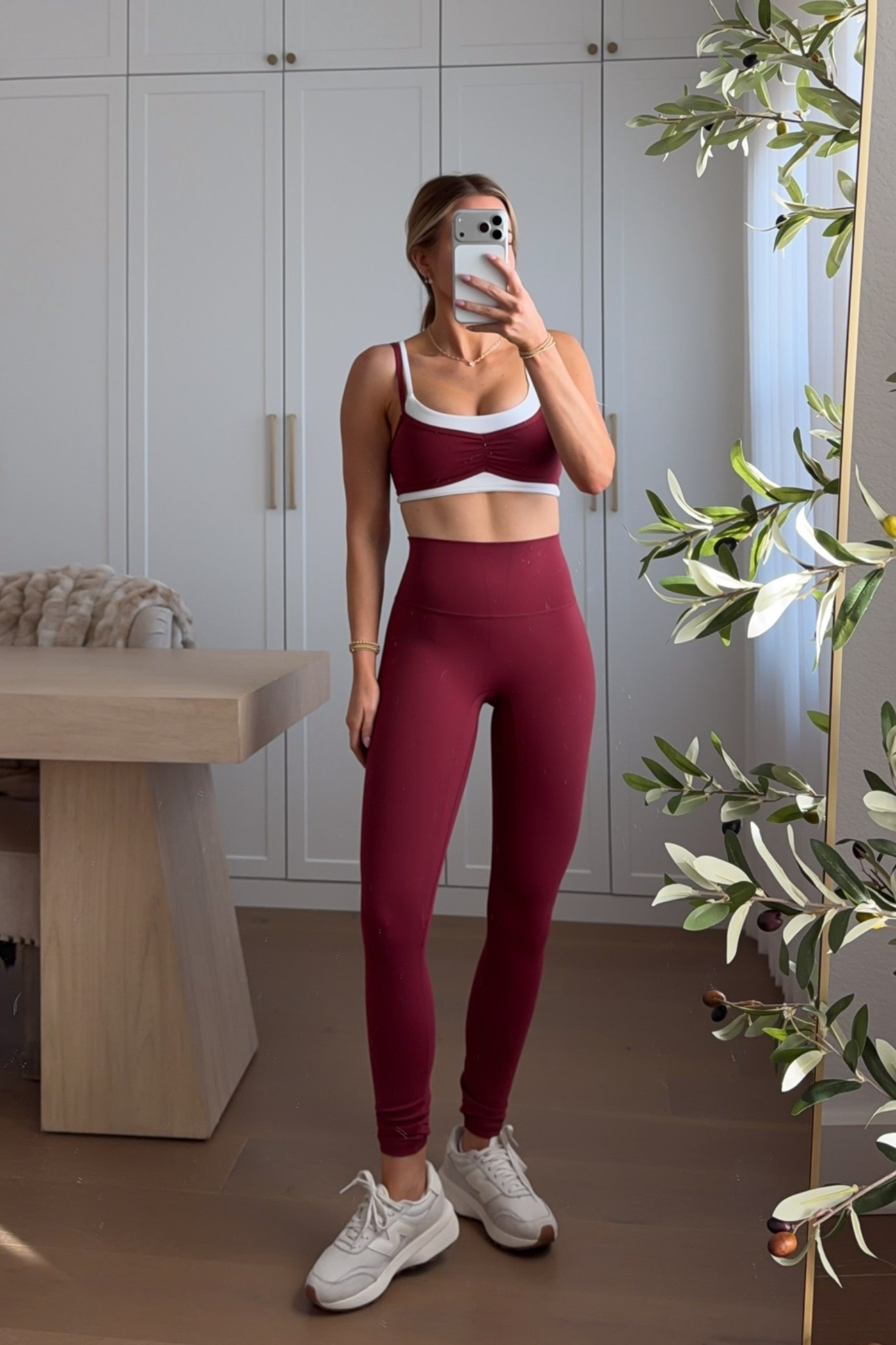 bra: xs // leggings: xs 28” (i’m 5’3) — obsessed with this set! stretchy, supportive, smoothing & comfortable!