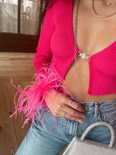 The perfect valentine’s / galentine’s day pink feather sleeve top (wearing size small) perfect for date night or a girls night out! #ltkfind #ltkcompetition 

#LTKunder100 #LTKstyletip #LTKFind