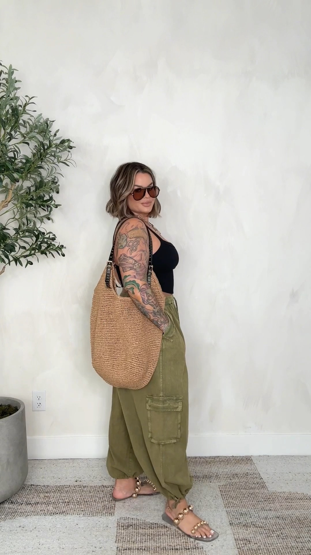 My sandals sold out in the clear linked exact but that color way is now out of stock. I also linked several other shoe options that would be cute with this outfit. 

Pants L ( also linked similar affordable option I have from old navy in a L as well )
Tank M/L 


Follow my shop @shaynaslife on the @shop.LTK app to shop this post and get my exclusive app-only content!

#liketkit 
@shop.ltk
https://liketk.it/64tk9