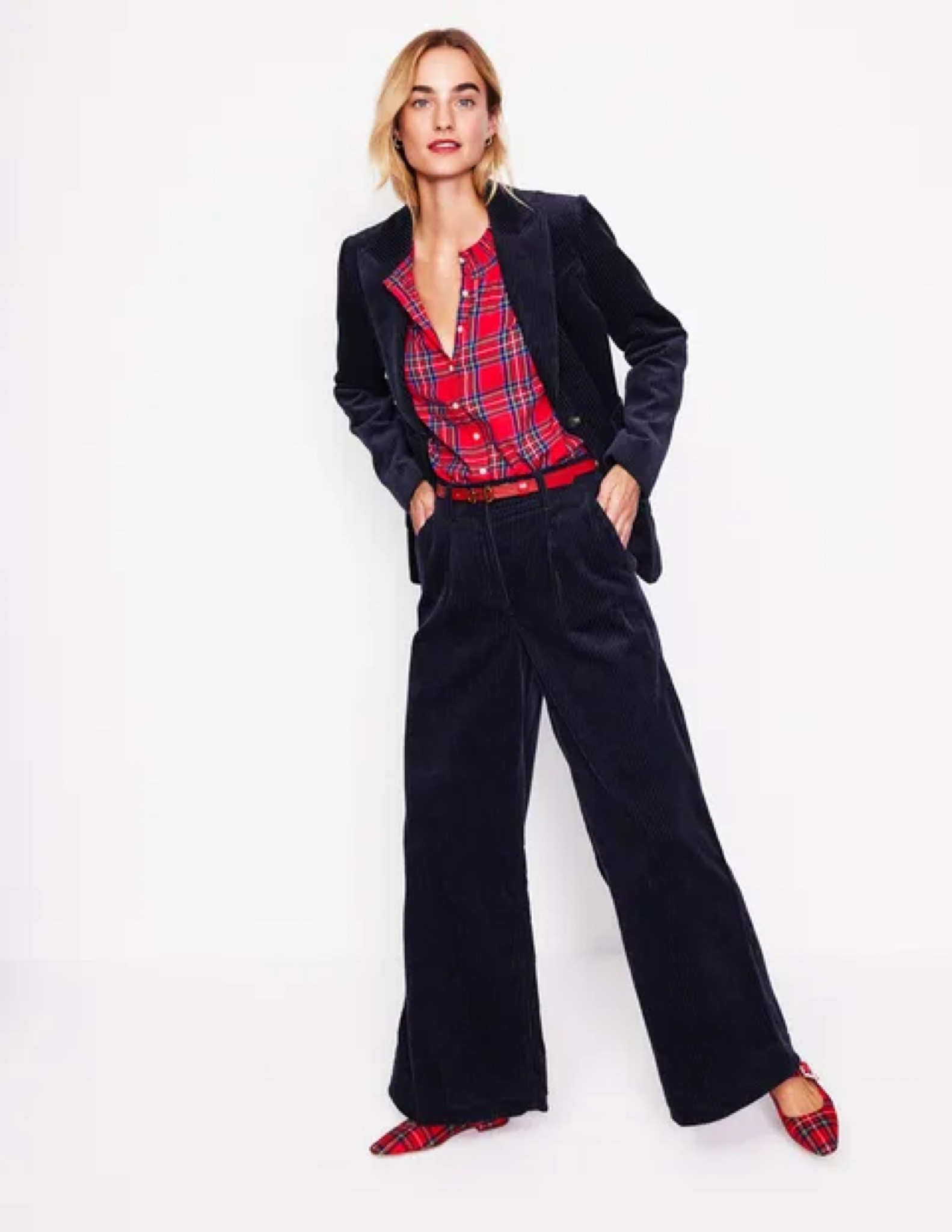 A classic trouser in cord, love the wide leg

#cordtrousers #cordsuit #suit

#LTKmidsize #LTKautumn #LTKover50style