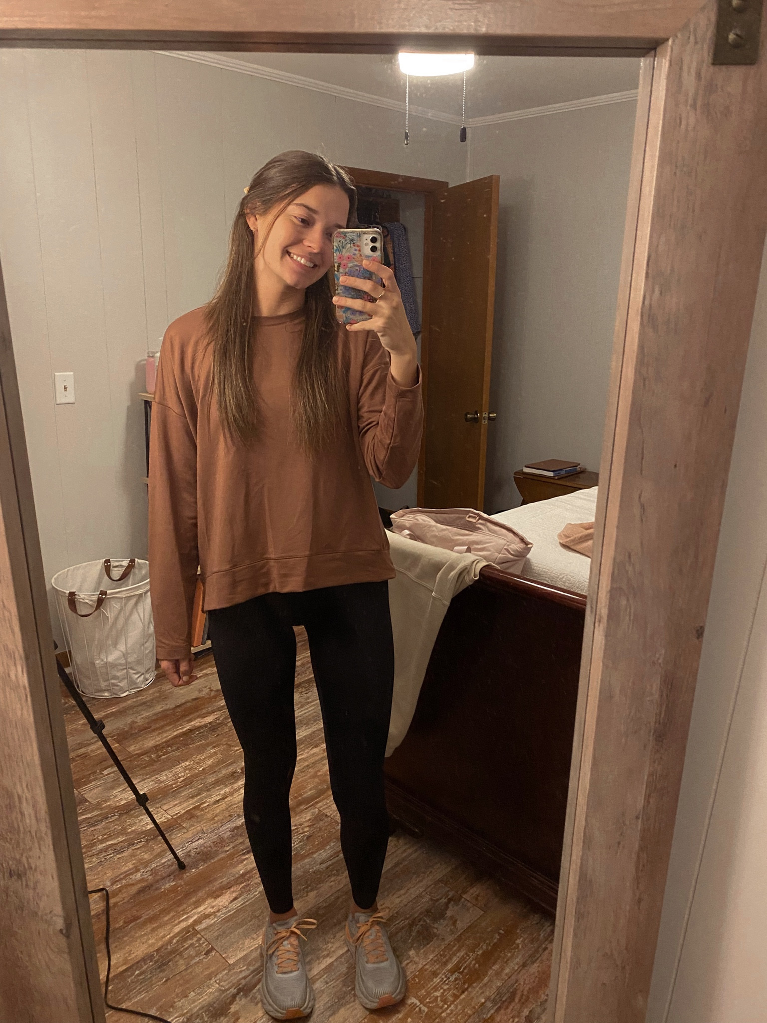 the best winter workout outfit ☺️ 
leggings / s long 
shirt / large 
hokas / bondi 7 - linked 