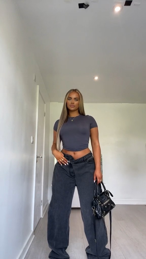 Casual everyday outfit 🖤

Jeans size - 14
Top - charcoal / dark grey - size M

#LTKfit #LTKstyletip #LTKeurope