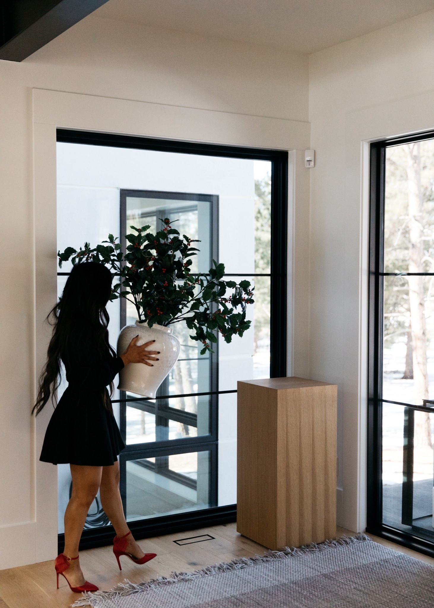 This is a custom pedestal built to the same dimensions as the Marlow. Linking my favorite vases and vessels to display seasonal faux stems. 


#LTKHome #LTKSeasonal #LTKStyleTip