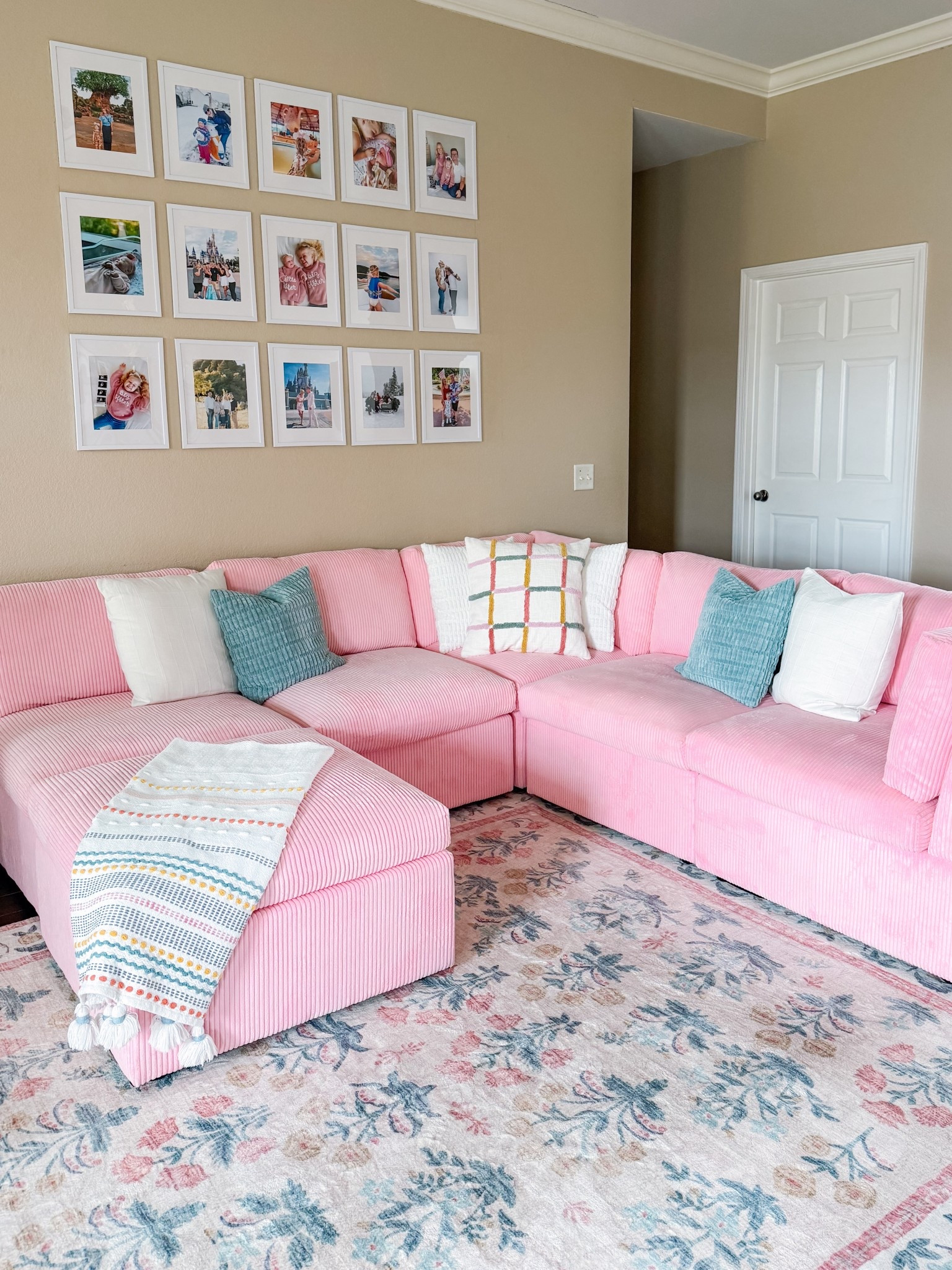 In my pink couch era! 💖🎀

#LTKHome #LTKFamily