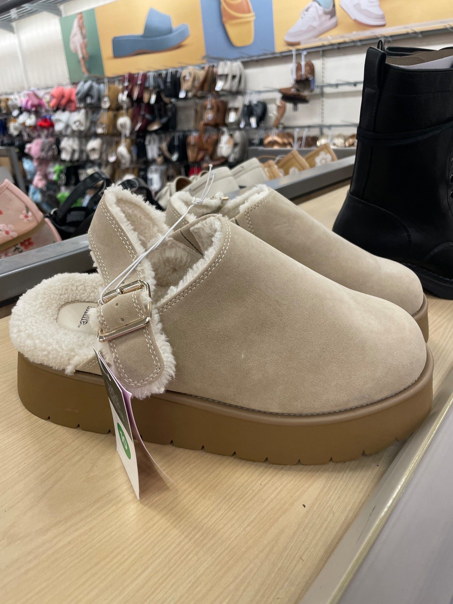 Now these are cute!! Sherpa clog! Target did so good with these!

#LTKStyleTip #LTKShoeCrush #LTKFindsUnder50