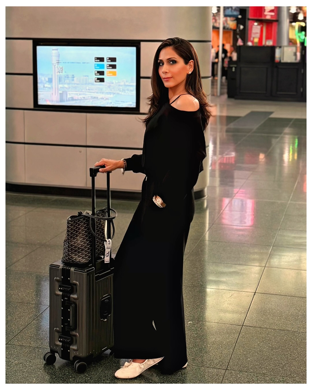 Elevating the airport run. ✈️

🖤 There is nothing chicer than an all-black travel ensemble, and this effortless piece from Commense is my current go-to. It gives that perfect "quiet luxury" feel while keeping me completely comfortable for long travel days.

#LTKtravel #LTKstyle #Commense #airportstyle #traveloutfit #quietluxury #airportfashion #travelchic #monochromestyle #vacationwardrobe 

 #LTKgrwm #LTKvlog #LTKTravel