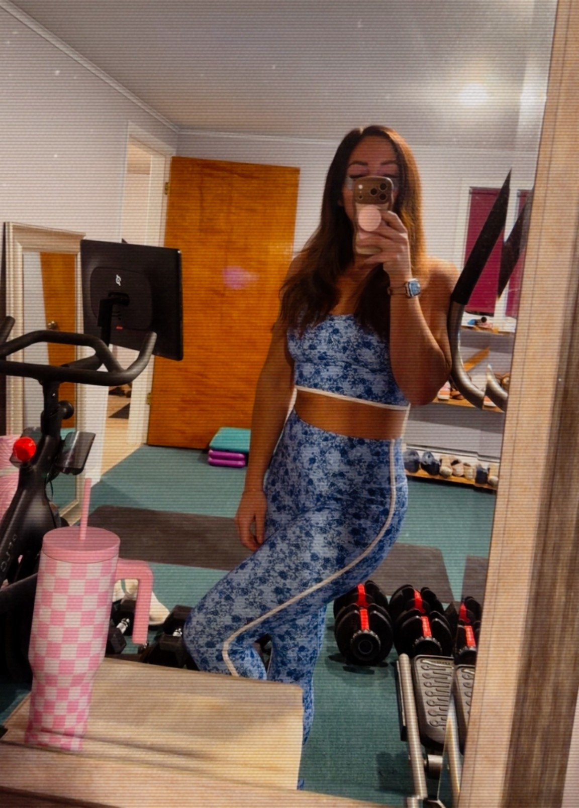 Had to share a little moment for the blue floral set 🩵
This was my final set purchased in the last Target sale- I told myself I’d return one and ended up keeping them all!
 Definitely a favorite- even with morning eye patches at 6:00 am🙃
⸻
JoyLab set
Target activewear
Blue floral set
JoyLab Target
Floral workout set
Target athleisure
Matching activewear set
Affordable athleisure
Floral leggings
Sports bra set
Casual gym outfit
Everyday activewear

#LTKootd #LTKfitnessgoals #LTKActive