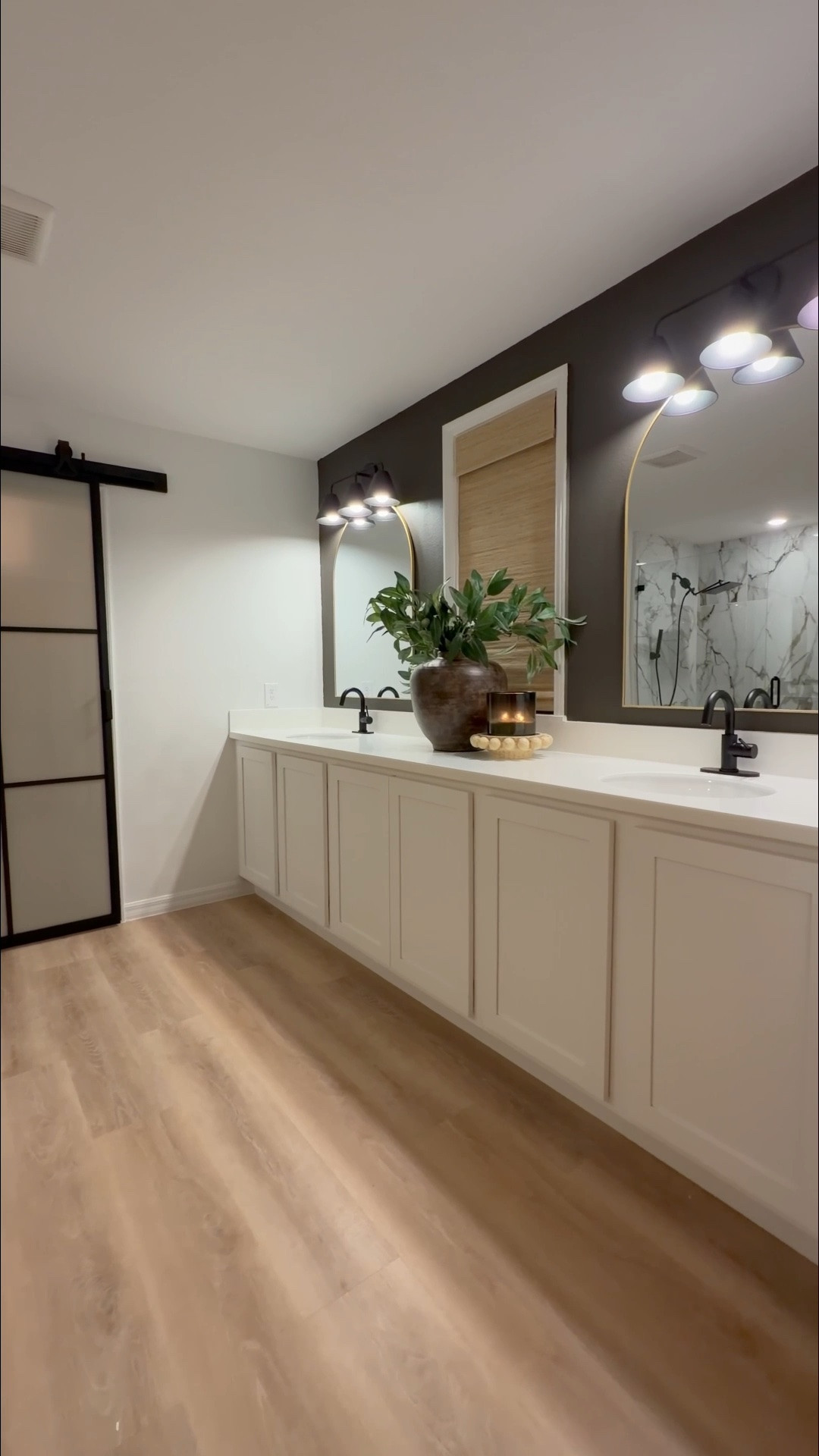 Refreshing my space with these pretty home finds!! 🫶😍




Bathroom refresh | home decor | Living room decor | bathroom mirror | large wall art

#LTKHome #LTKSaleAlert #LTKOver40
