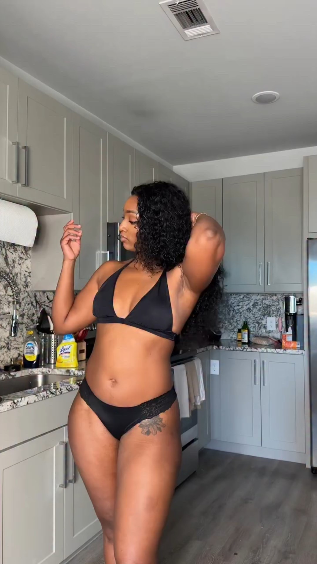 Okay, let’s talk self-tanning for women of color, because yes, we tan too💁🏾‍♀️ ☀️

Before I tan, I always exfoliate first so the color goes on smooth and even. I like to use the @supersuitebody exfoliator, then shave with my @schick Hydro Silk Razor so everything’s nice and soft.

I skip oils and lotions after because they can block the tan from developing the way it should.

For this tan, I used the @bondisands Technocolor Caramel Self Tanning Mousse ✨it’s made for deeper skin tones and gives such a warm, radiant glow without that orange look. 

It just makes my skin look rich and even ✨

Everything I used is linked on my #ltk for my girls who’ve been thinking about getting that glow too ✨

#selftanner #selftanningmousse #bondisands #melaninskin #beautyinfluencer #dallasinfluencer #tanningtips