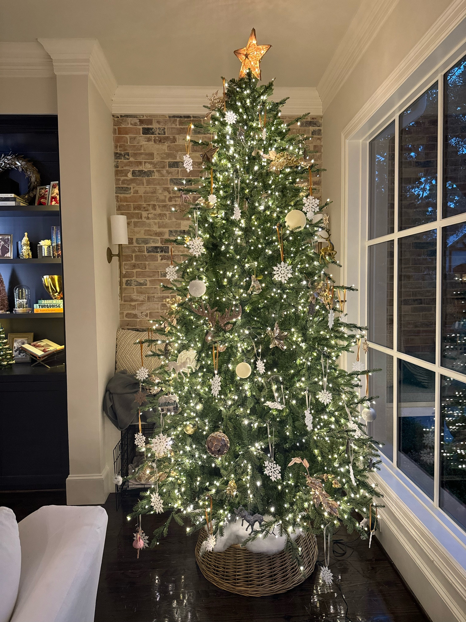 Prettiest tree ever!!

#LTKHoliday #LTKSeasonal