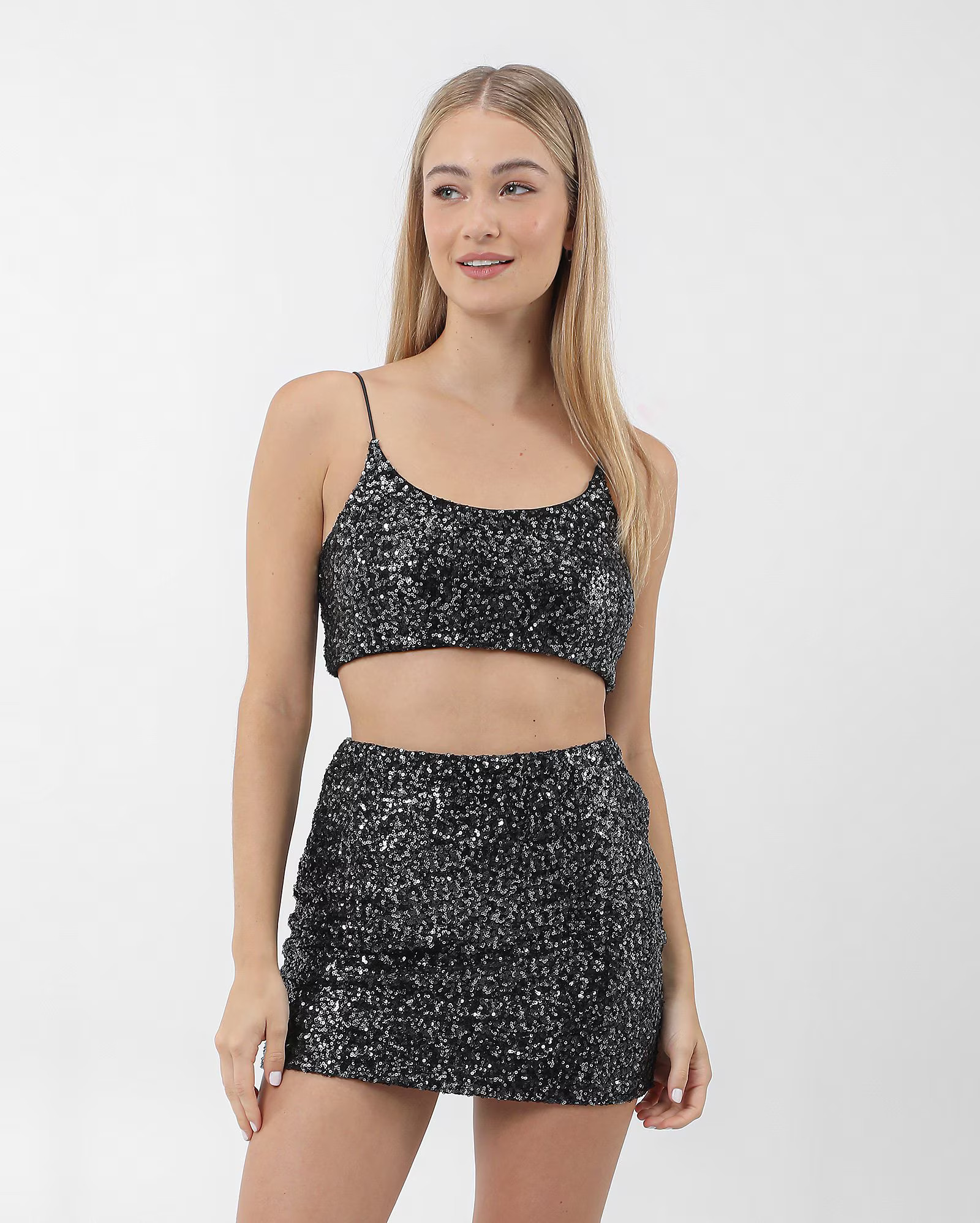 Saia curta em paetê com zíper preta | Pool by Riachuelo | Riachuelo (BR)