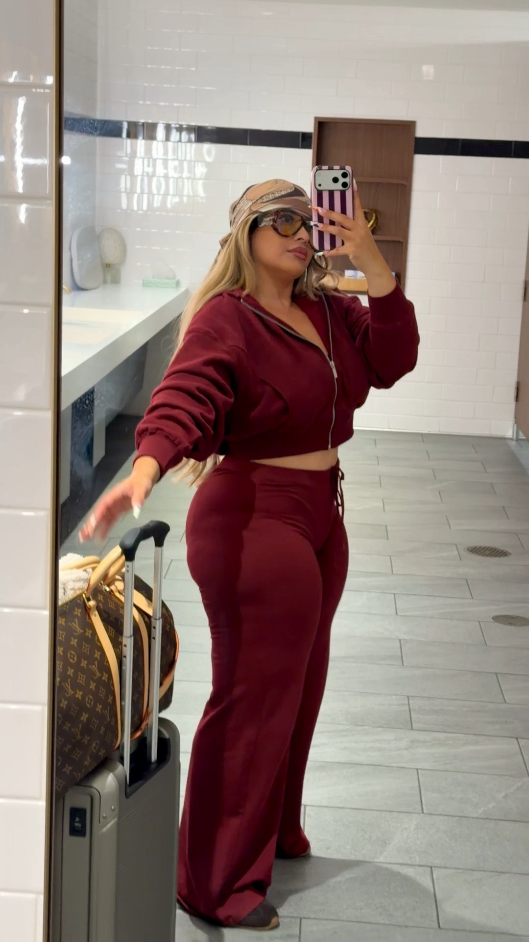 Airport outfit inspo!

#LTKmomlife #LTKootd #LTKgrwm
