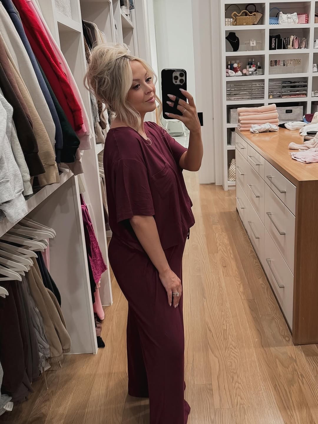 Such a cozy lounge set for fall!

#LTKStyleTip #LTKSeasonal