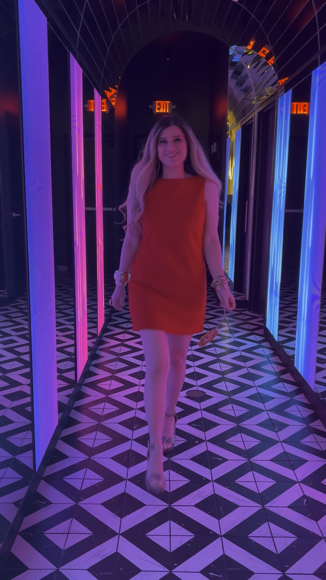 Este traje rojo es super cómo y elegante! 


#LTKfashion #LTKmoda #LTKoutfit 