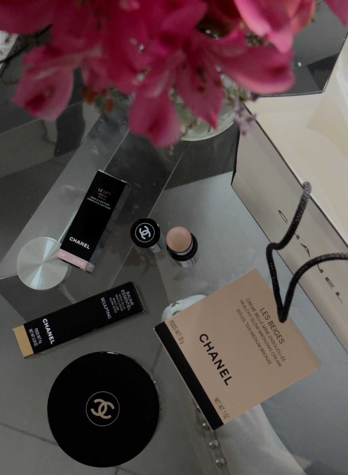 Restocked on the best bronzer and also tried the highlighter balm when I was there and omg it’s amazing! I was torn between a few shades but ended up going for “Sculpting” as the SA said it’s a popular choice for every day wear 🤍👸🏻✨

#chanelbeauty #chanel #boots #bootsuk #chanelbronzer #luxury #luxurymakeup #luxurybeauty #giftguide #giftsforher #giftideas #stockingfillers #mothersday #mothersdaygifts

#LTKdatenight #LTKbeauty #LTKgiftguide