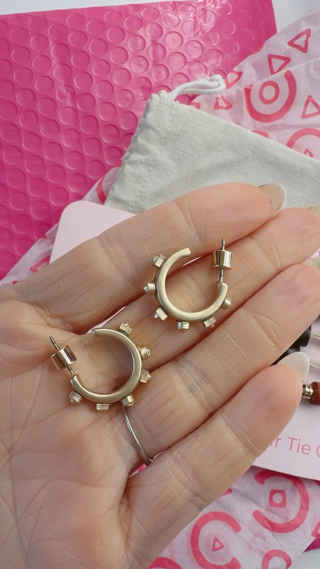 The perfect everyday size gold huggie earrings. They come in several colors. 

Fall outfits women over 50, gold hoop earrings, jewelry

#LTKgrwm #LTKootd #LTKOver40