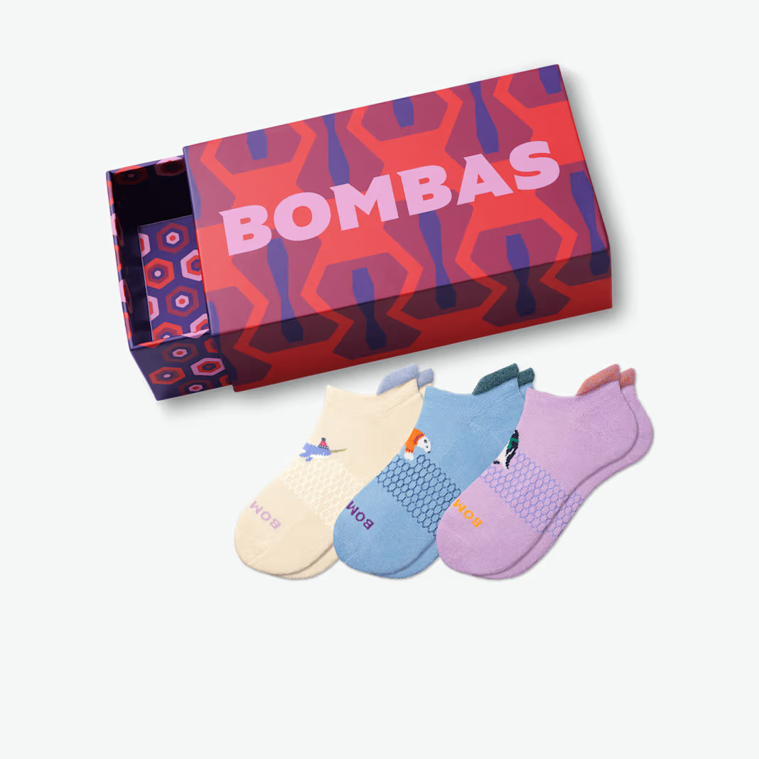 Women's Holiday Ankle Sock 3-Pack Gift Box | Bombas