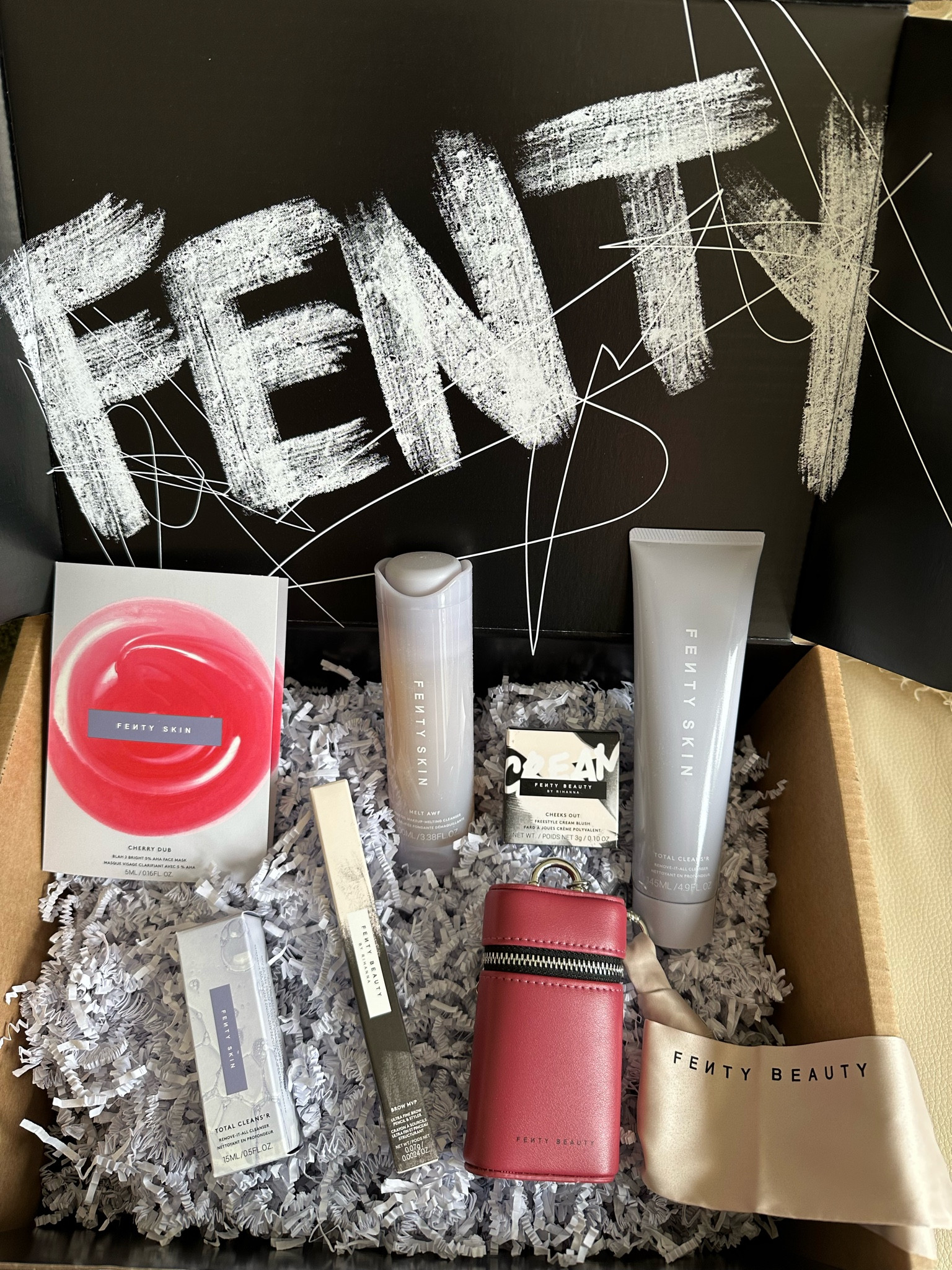 My favourite packages come in Fenty boxes. 

💕 CHEEKS OUT FREESTYLE CREAM BLUSH - Cool Berry. 
💕 TOTAL CLEANS'R REMOVE-IT-ALL CLEANSER WITH BARBADOS CHERRY 🍒 
💕 MELT AWF JELLY OIL MAKEUP-MELTING CLEANSER
💕 BROW MVP ULTRA FINE BROW PENCIL & STYLER - Light Brown

#FentyBeauty #FentySkin #Eyebrow #Blusher #CreamBlusher #EyebrowPencil #FentyFam #FentyFamSale #liketkit

#LTKbeauty #LTKluxury #LTKuk