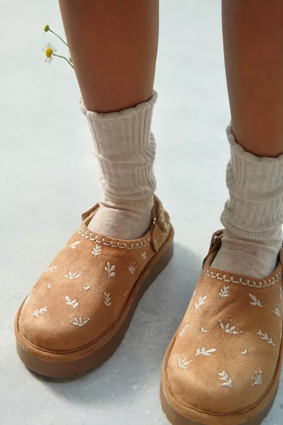 EMBROIDERED FAUX FUR CLOGS | Zara US