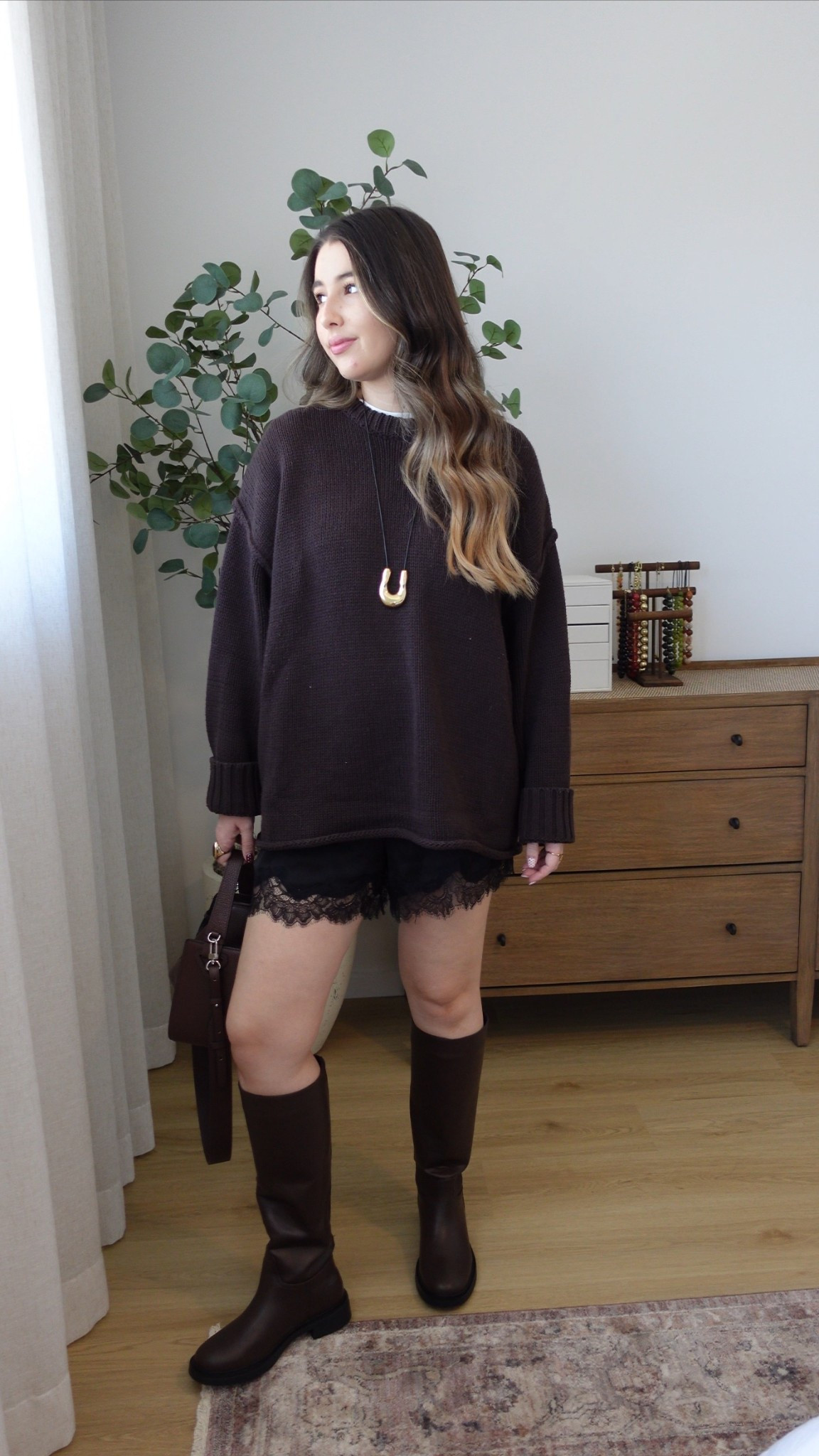 Cute autumn outfit inspo 🤎🍁

I’m wearing a size S in the jumper and 10 in the shorts  

#LTKaustralia #LTKautumn