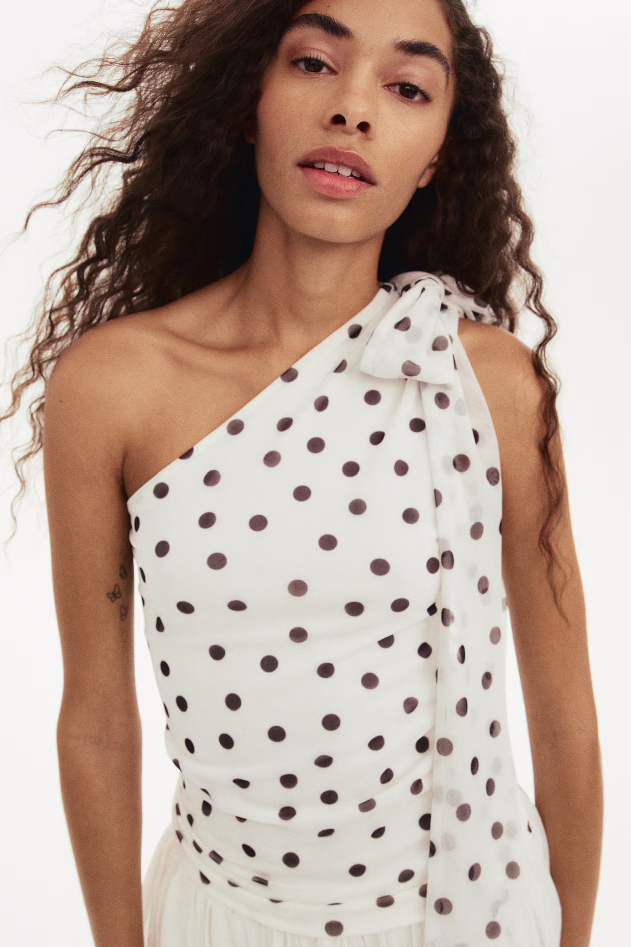 One-shoulder mesh top | H&M (UK, MY, IN, SG, PH, TW, HK)