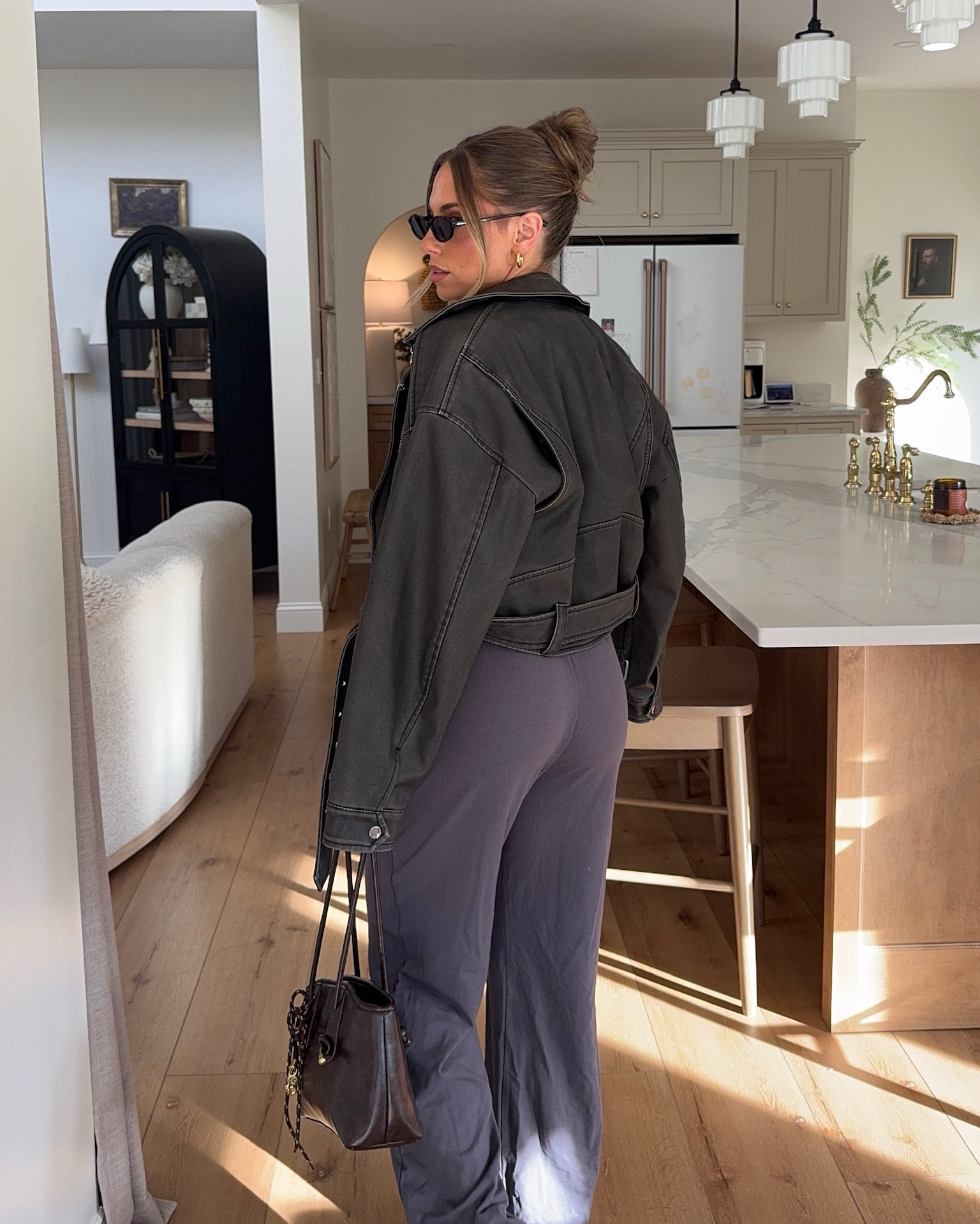 Casual but cute 😘

#abercrombie #casualwear #workoutgear #activewear #workfromhomeoutfit #momlife


#LTKgrwm #LTKmomlife #LTKootd