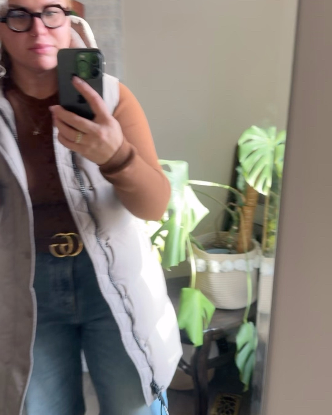 Cute little winter look! BROWN IS THE MEW BLACK 🍄‍🟫🤎

Longsleeve: Medium
Vest: XS
Jeans: regular size (non stretch denim) 

#LTKwinter #LTKjeans #LTKstyletip