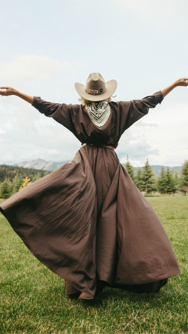 ✨ A little behind-the-scenes get ready with me for our Cowboy Tears shoot day with @montagebigsky 🥹 an absolute dream come true. 🤍
All these products are my ride or die’s and this dress is perfection 🙌🏼

#LTKStyleTip #LTKBeauty #LTKSeasonal
