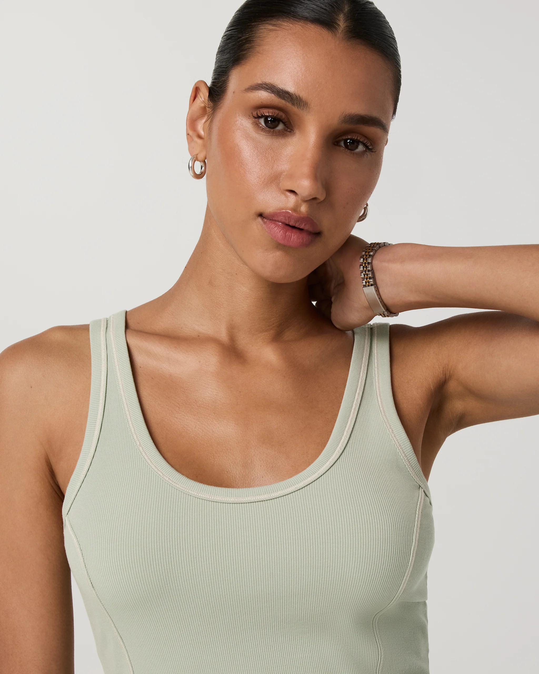 Pose Seams Tank – Women's Sweet Pea Performance Top – Vuori | Vuori Clothing (US & Canada)