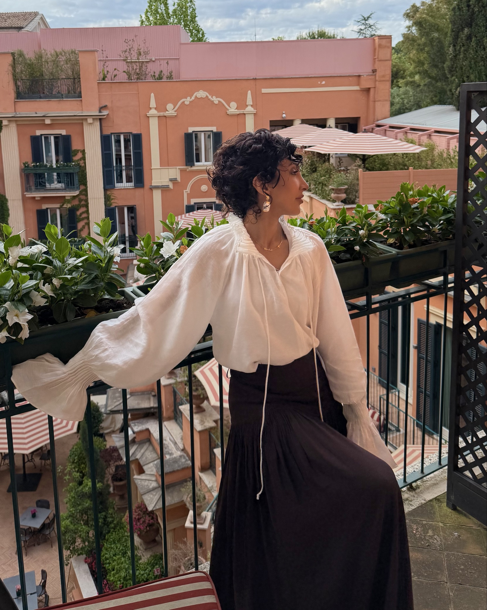 Romantic chic in Rome 🖤