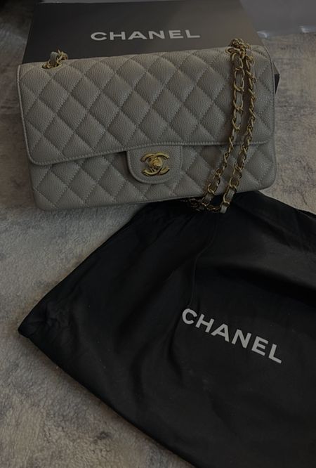 My pride & joy $60 Chanel bag #dhg #affordablefashion #boujeeonabudget #purse #handbag #designer

#LTKFindsUnder100 #LTKFindsUnder50 #LTKItBag