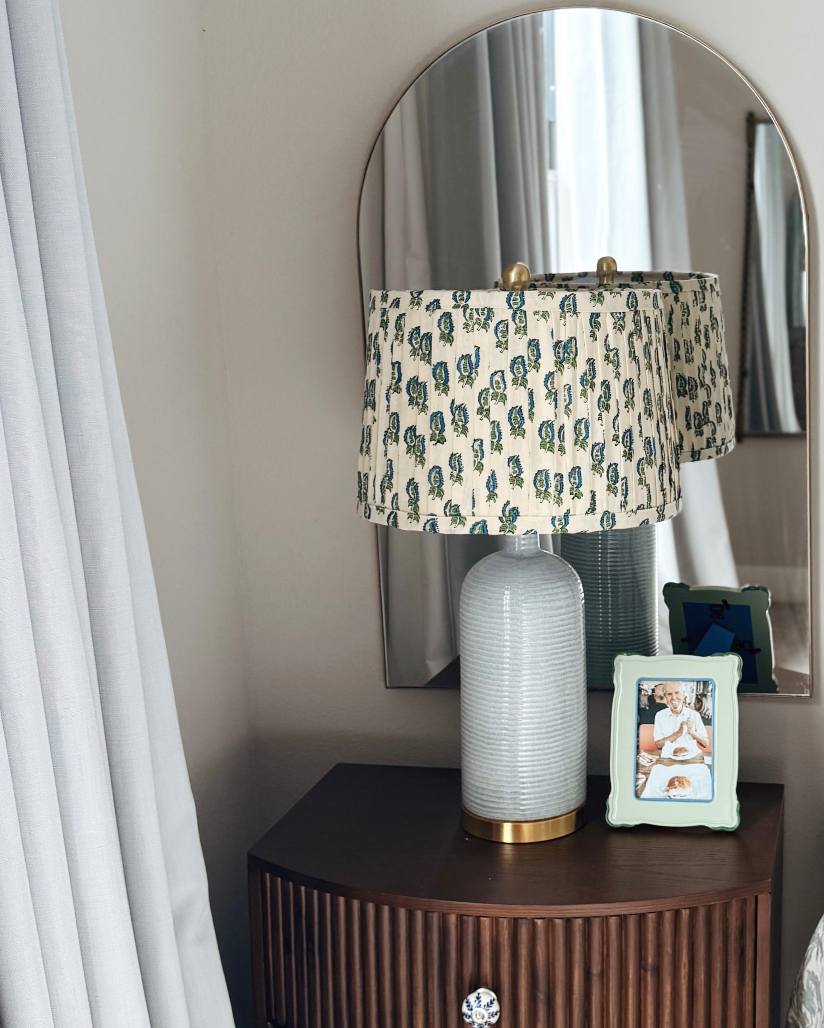 Easy diy fabric pleated lampshade! 