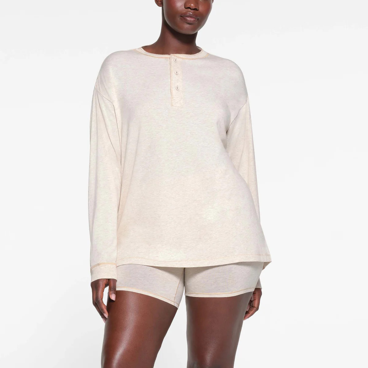 BOYFRIEND LONG SLEEVE HENLEY | HEATHER OATMEAL | SKIMS (US)