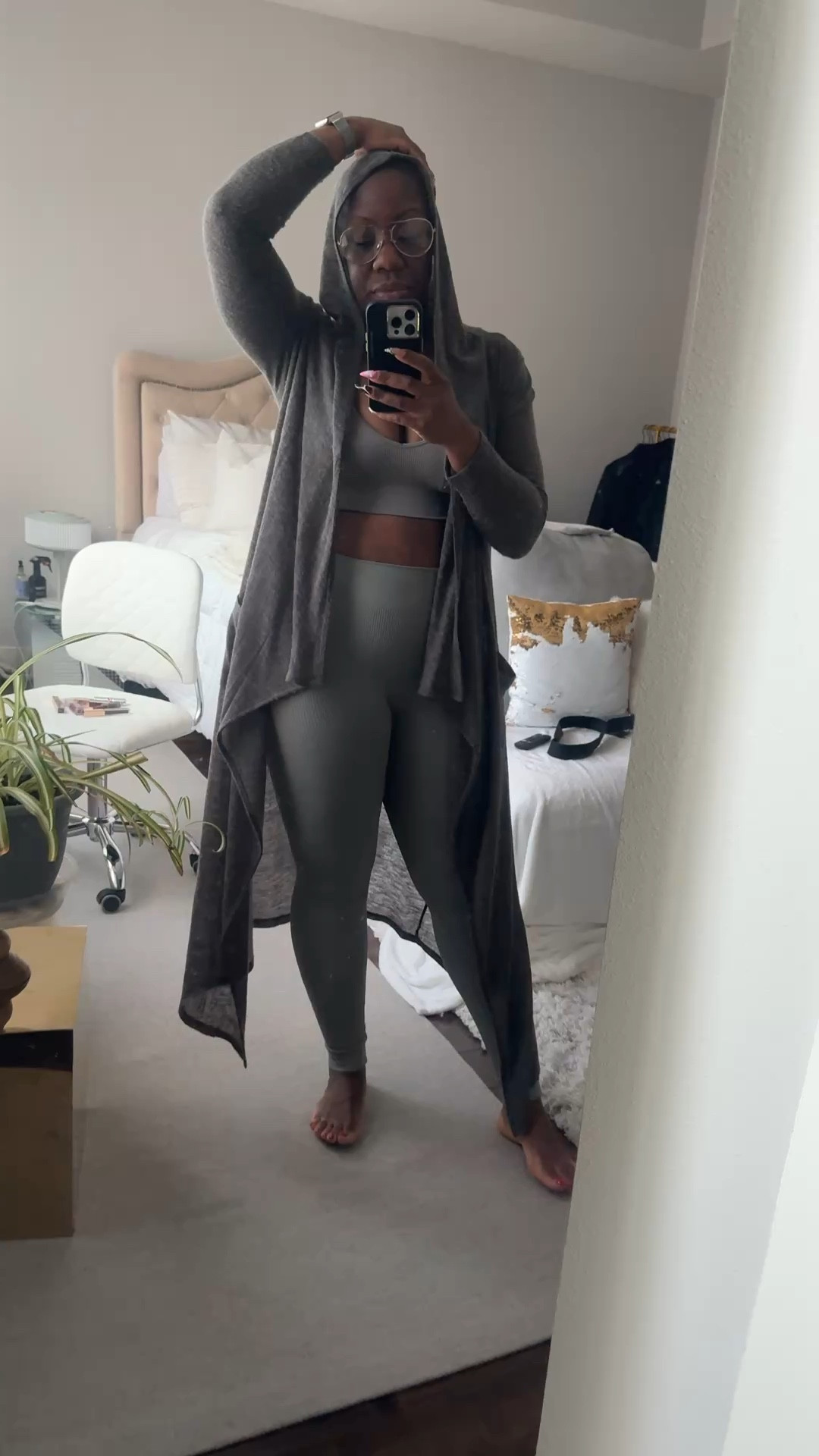 One of my favorite workout sets from H&M. Find similar styles from @Alo Yoga 

Workout, workout clothes, gym clothes, sports bra, leggings, workout leggings, duster, duster hoodie, fitness clothes, lululemon, cute workout clothes, spring fitness, spring wardrobe 

#LTKfitnessgoals #LTKootd #LTKdayinmylife