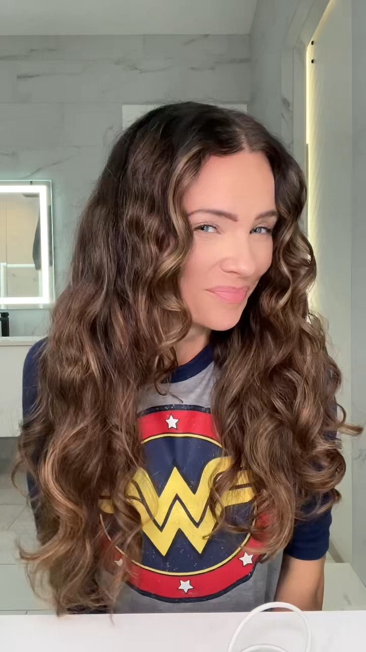 Dry brush refresh using ONLY curl cream 💫

I saw on Bounce Curl’s website that you can use this cream to refresh dry hair—and my mind was blown 🤯 Why didn’t I think of this sooner? I’ve only been using this cream for 6 YEARS!!

Adding water on refresh day usually helps with definition, but it also gives me unwanted frizz. My go-to is typically a mousse or foam on dry hair, but I wanted to see if I could get the same soft, defined finish without the extra stickiness.

So I tried refreshing with just curl cream and I have to say, I’m impressed! My hair feels soft and moisturized without the frizz or crunch.

Would you try this?



 #wavycurly #curlyhairrefresh  #wavyhairrefresh #bouncecurl #wavyhairroutine