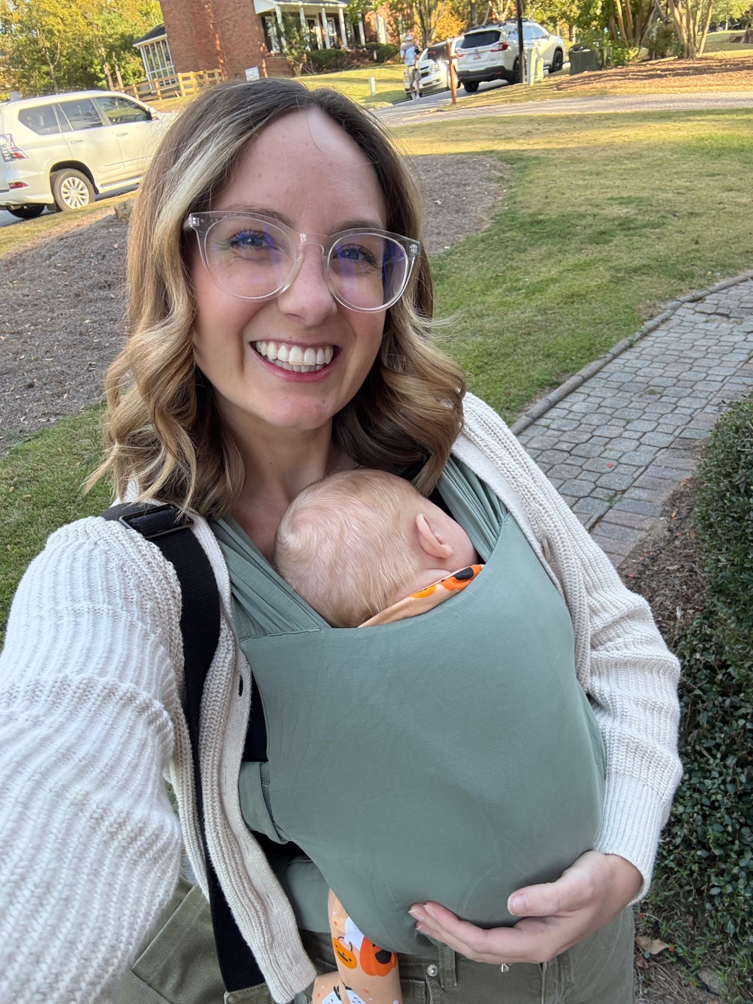 LOVING this infant wrap carrier!!! So much easier to put on than typical wraps & it has so much structure 👏🏻 Recommended for babies 0-6 months (up to 15 lbs)!

#LTKBaby #LTKTravel #LTKGiftGuide