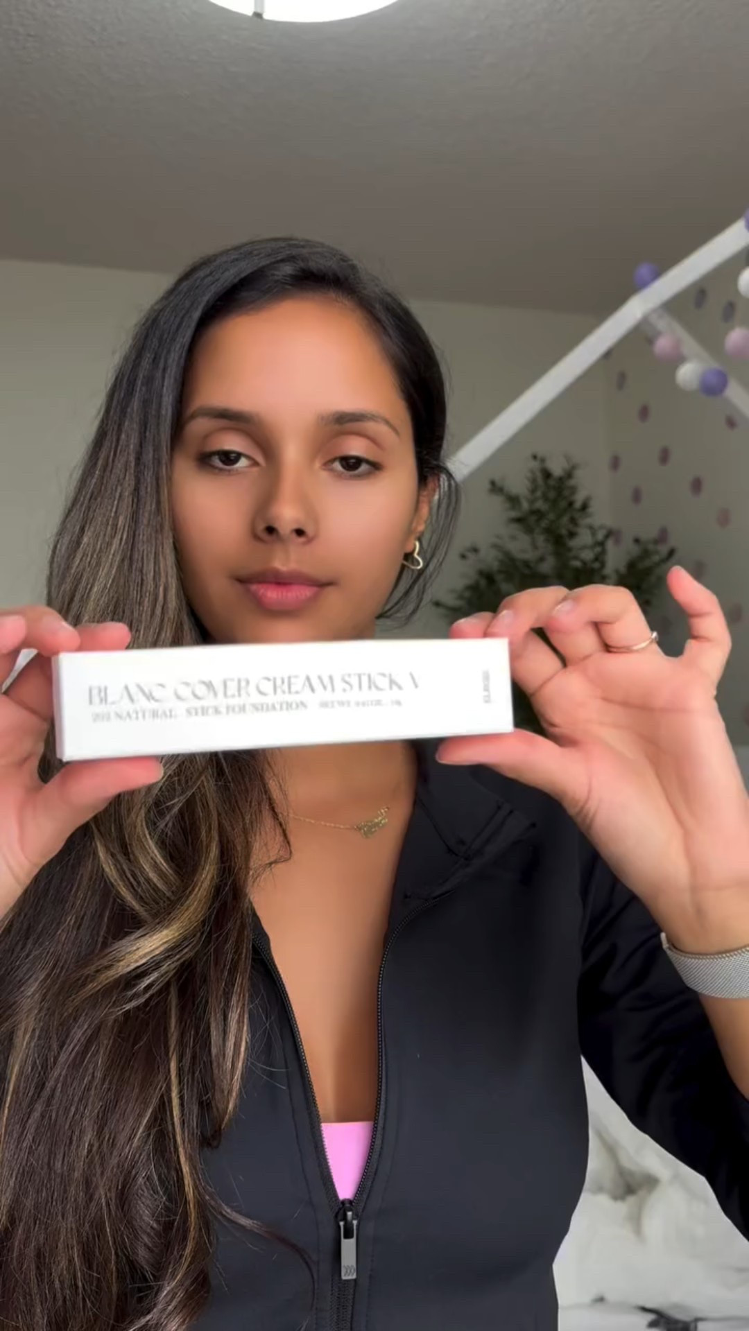 POV: You accidentally pick the wrong shade but fall in love anyway 😅 flawless finish, smooth blend, zero regrets 💋 @elroel_us @stackinfluence #elroel #elroelpartner #foundationstick #fullcoverfoundation #flawlessskin #kbeauty