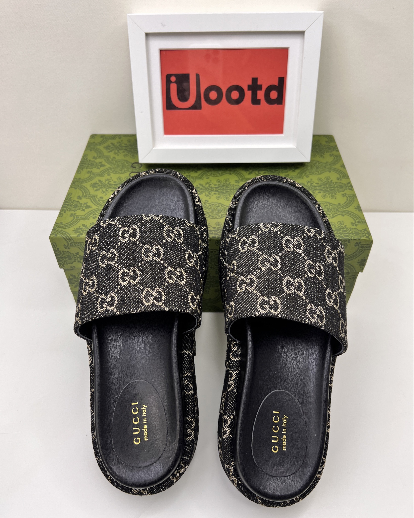 Gucci sandal black slide 


#LTKbeauty #LTKfindsunder100 #LTKworkwear