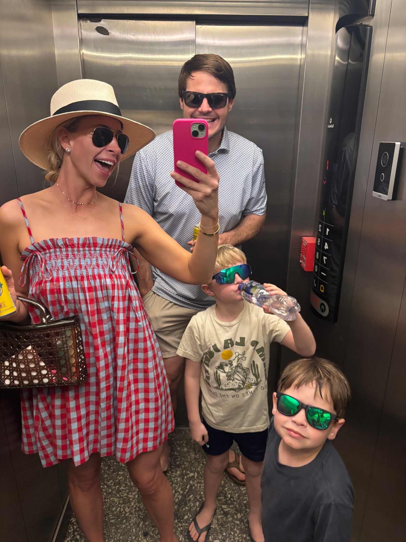 Linked my dress, bag & sandals 🩵

#outfitsbeachvacation #beachvacationoutfits #resortwear2026 #beachvacation #resortwear #beachwear #beachoutfits 