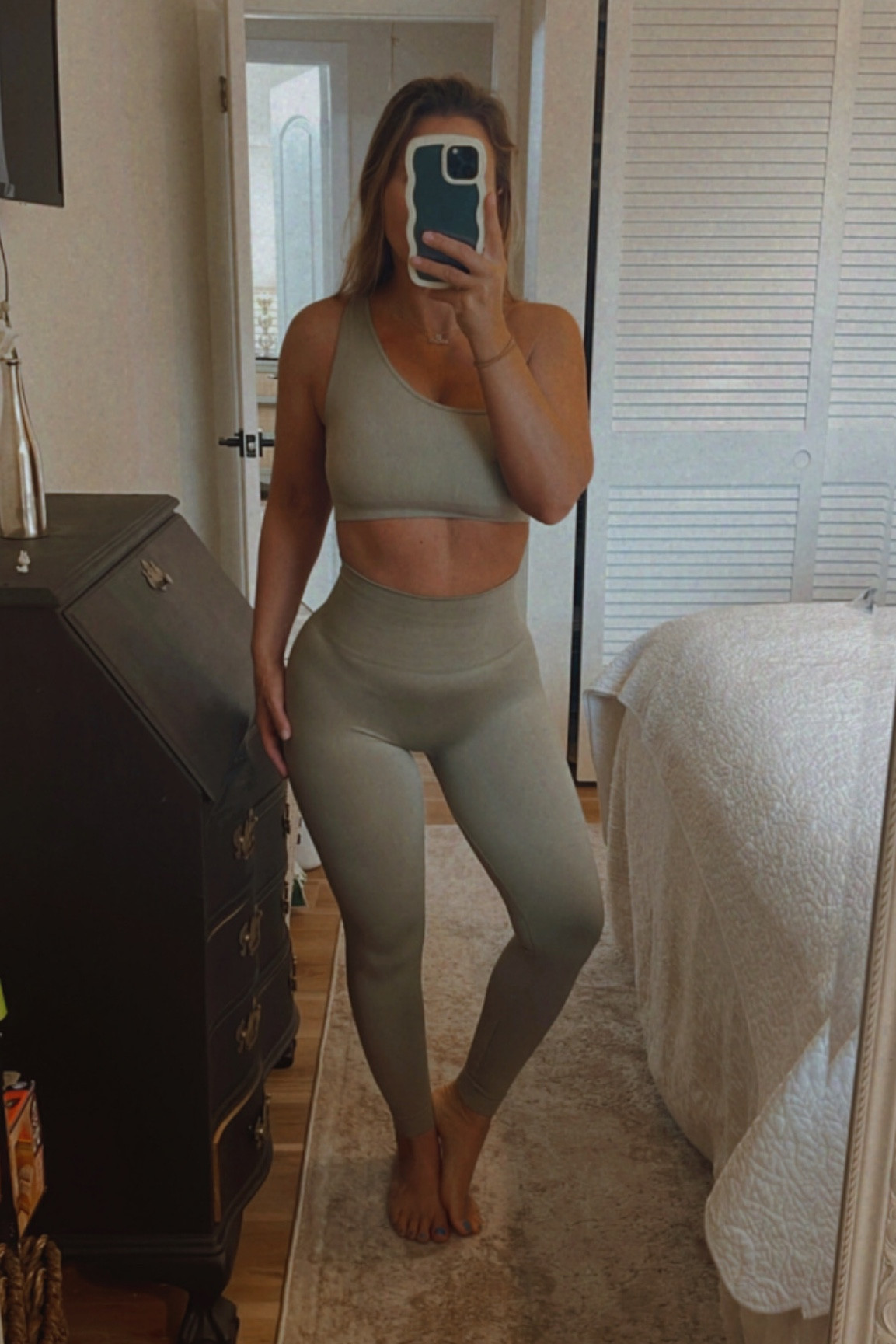 This workout set & color is everything! 🤎 #amazon #workout #fitness #ltkootd

#LTKcurves #LTKunder100 #LTKFind