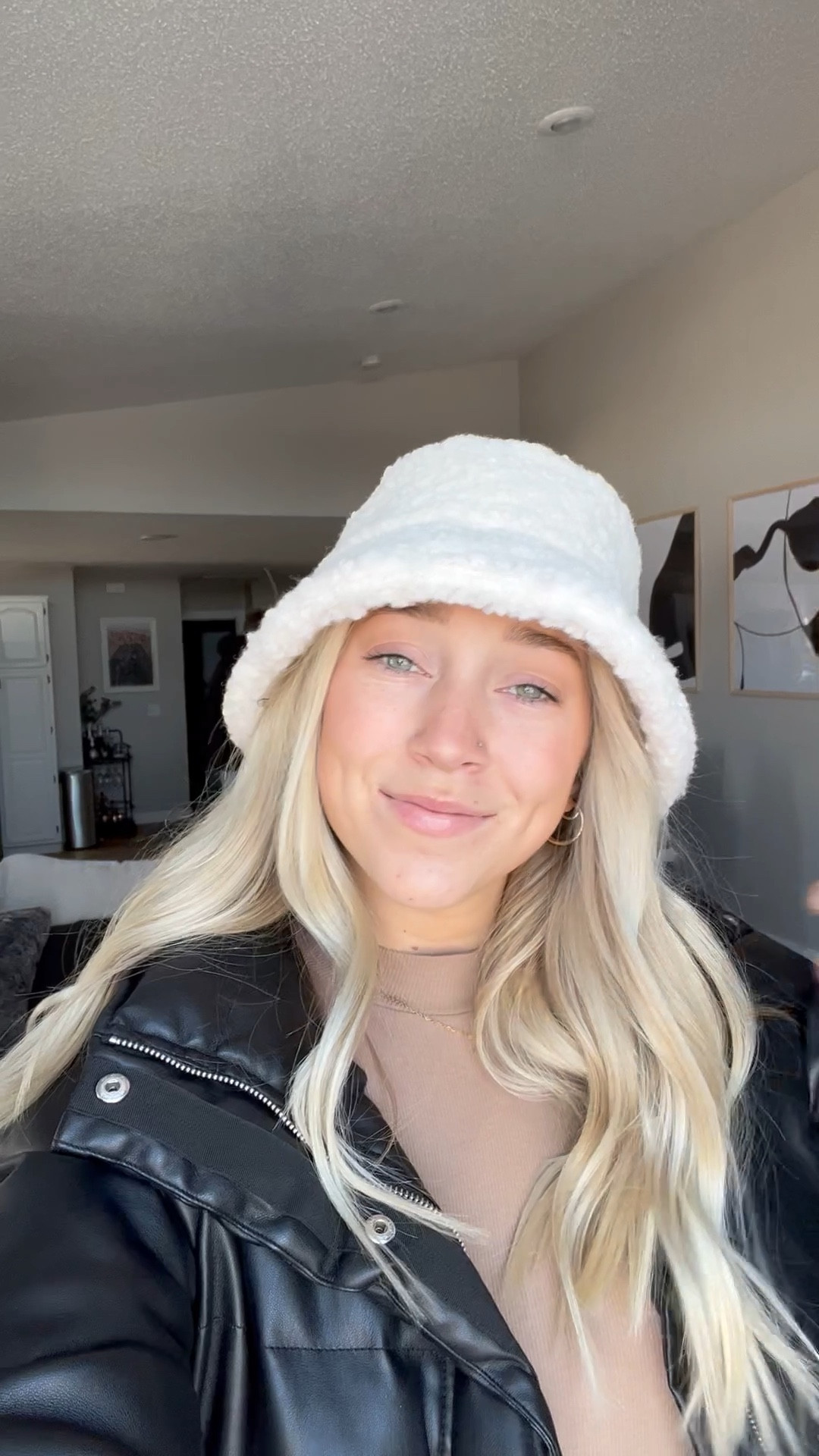 winter sherpa bucket hat ❄️🫶🏼 #sherpa #sherpahat #sherpabuckethat #sherpafashion #winterfashion #winterootd #outfitinspiration 

#LTKSeasonal #LTKfit #LTKHoliday