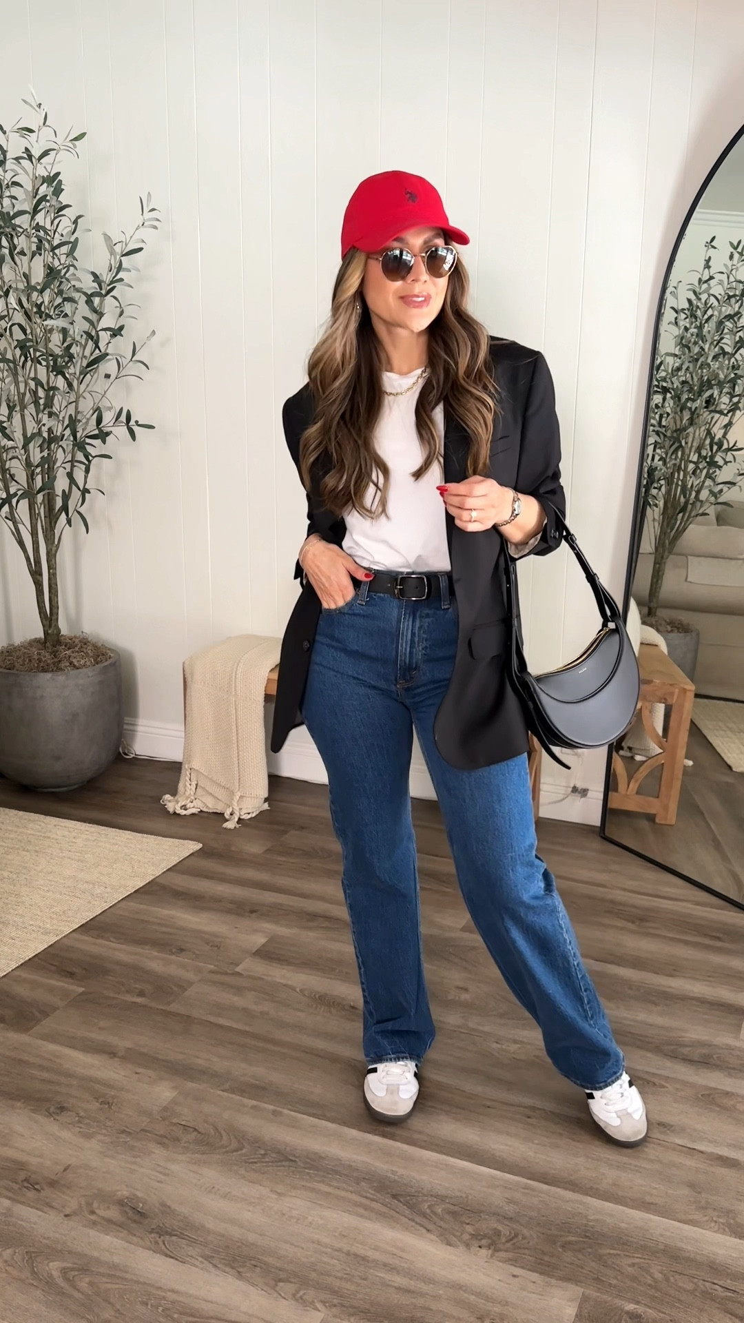 Let’s get ready for the day! These jeans are currently 20% off now through 3/11.  @abercrombie 
Wearing a size 2/26 in the curve love line 
I’m 5’4”/130 for reference 

#LTKSpringSale #LTKU #LTKstyletip