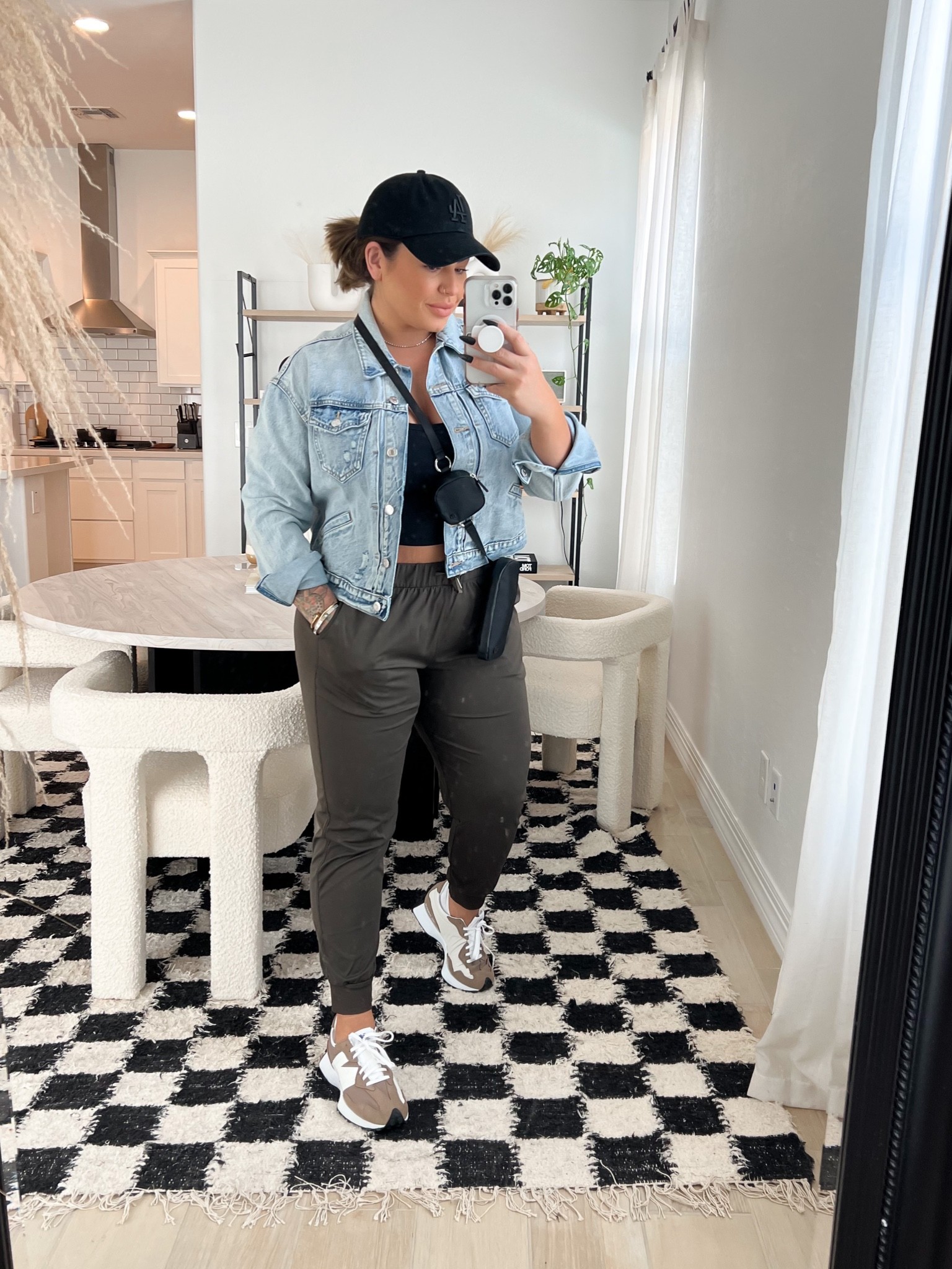 #ootd #amazonfashion #oldnavy #newbalance #sale #casualootd #joggerstyle 


#LTKstyletip #LTKshoecrush #LTKsalealert