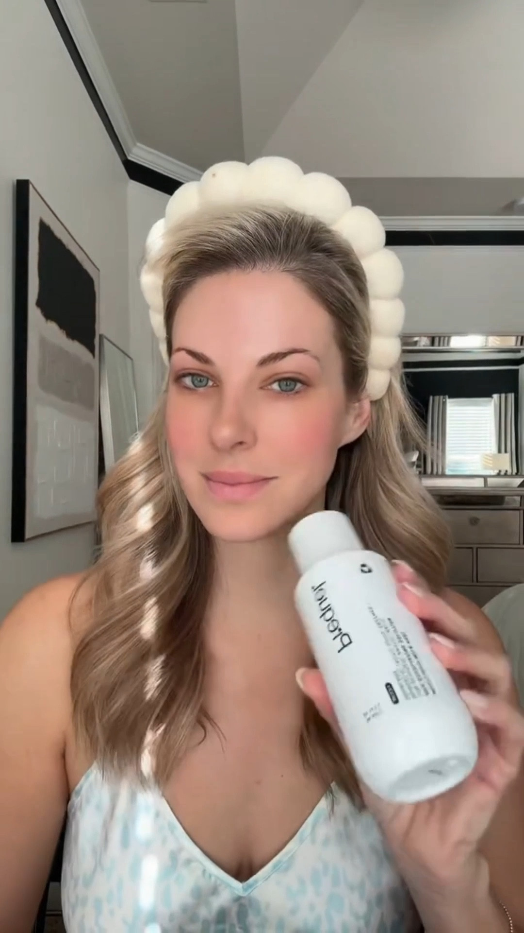 Morning skincare routine ☀️ Your go-to AM skincare lineup for glowing, hydrated skin — featuring must-have skincare staples from OSEA, Lancôme, and La Roche-Posay. Think: lightweight serums, deep hydration, and SPF protection for that everyday glow ✨

Simple, effective, and perfect for a fresh-faced start to your day 💛 Click the link provided to shop my full routine + favorites!



#LTKU #LTKmorningroutine #LTKgrwm