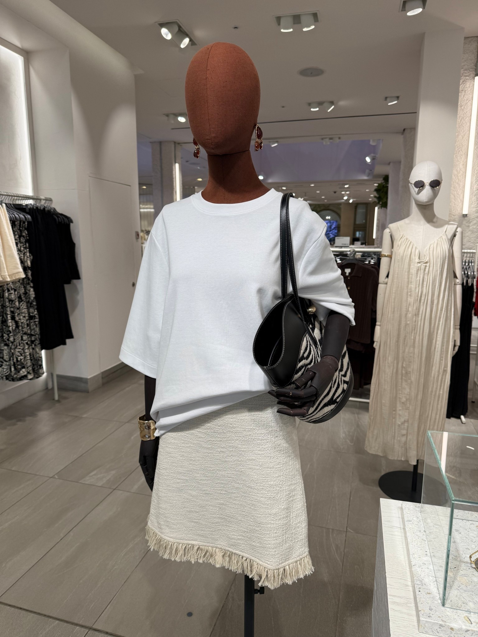 Fringe skirt styling😮‍💨
Tags: new sale boucle mini oversized white tshirt zebra print shopper tote shoulder bag gold cuff bracelet fashion summer inspo outfit ideas chic women’s style holiday vacation city break Dubai Barcelona Ibiza st tropez capsule wardrobe H&M 

#LTKsummer #LTKstyletip