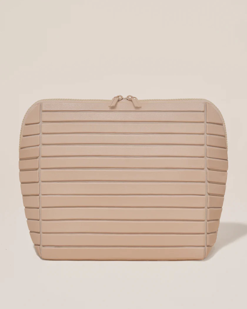 the large bisque traveller | Parallelle