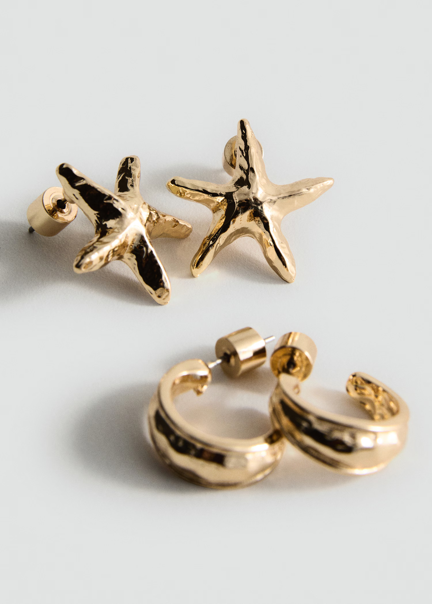 Set of combined textured earrings - Women | MANGO United Kingdom | MANGO (UK)