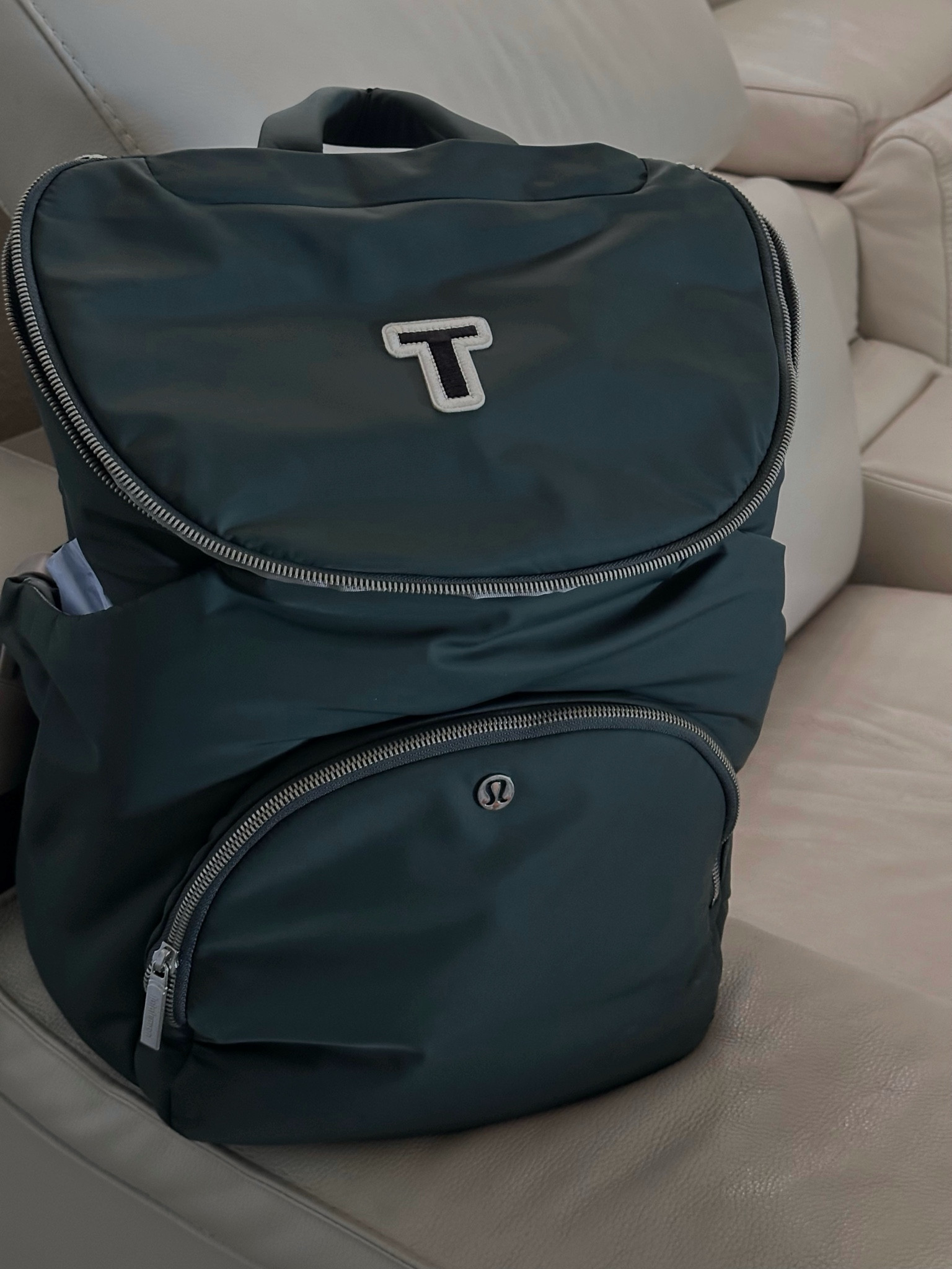 Our diaper bag 🍼


Lululemon, new parents, diaper bag, ubbi accessories, baby bag, new parent backpack
